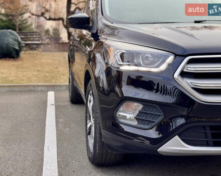 Черный Форд Эскейп, объемом двигателя 1.5 л и пробегом 143 тыс. км за 12999 $, фото 19 на Automoto.ua