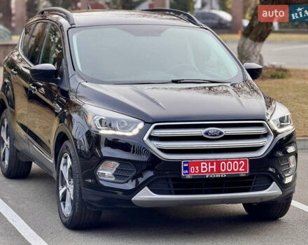 Черный Форд Эскейп, объемом двигателя 1.5 л и пробегом 143 тыс. км за 12999 $, фото 2 на Automoto.ua