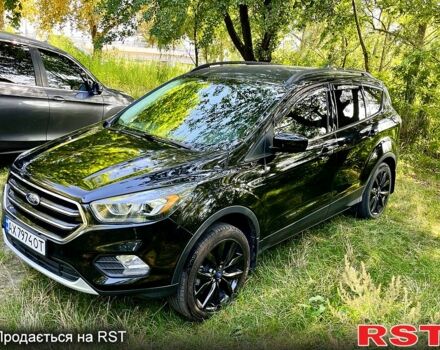 Черный Форд Эскейп, объемом двигателя 1.5 л и пробегом 207 тыс. км за 11550 $, фото 1 на Automoto.ua