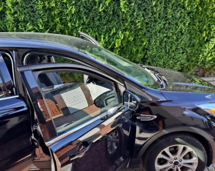 Черный Форд Эскейп, объемом двигателя 1.5 л и пробегом 145 тыс. км за 12000 $, фото 3 на Automoto.ua