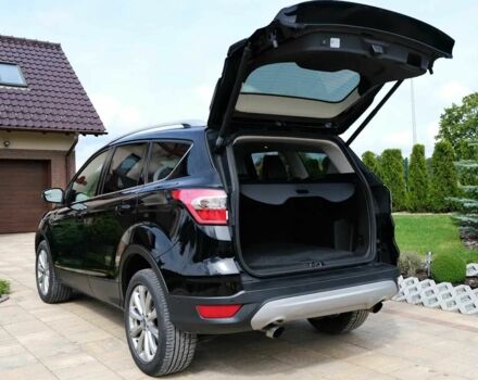 Черный Форд Эскейп, объемом двигателя 2 л и пробегом 89 тыс. км за 9000 $, фото 5 на Automoto.ua