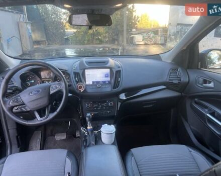 Черный Форд Эскейп, объемом двигателя 1.5 л и пробегом 90 тыс. км за 14000 $, фото 21 на Automoto.ua