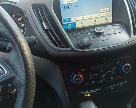 Черный Форд Эскейп, объемом двигателя 1.5 л и пробегом 162 тыс. км за 10999 $, фото 5 на Automoto.ua