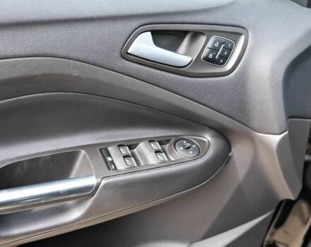 Черный Форд Эскейп, объемом двигателя 2 л и пробегом 89 тыс. км за 9000 $, фото 15 на Automoto.ua