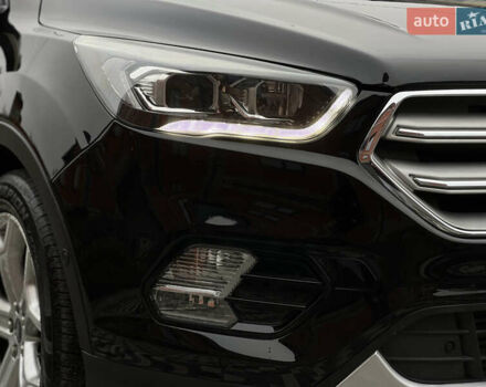 Чорний Форд Ескейп, об'ємом двигуна 2 л та пробігом 76 тис. км за 12999 $, фото 12 на Automoto.ua