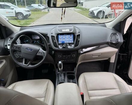Черный Форд Эскейп, объемом двигателя 2 л и пробегом 91 тыс. км за 15500 $, фото 9 на Automoto.ua