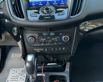 Черный Форд Эскейп, объемом двигателя 2 л и пробегом 126 тыс. км за 15000 $, фото 20 на Automoto.ua