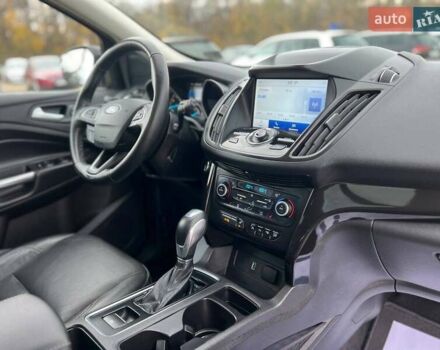 Черный Форд Эскейп, объемом двигателя 2 л и пробегом 137 тыс. км за 14999 $, фото 17 на Automoto.ua