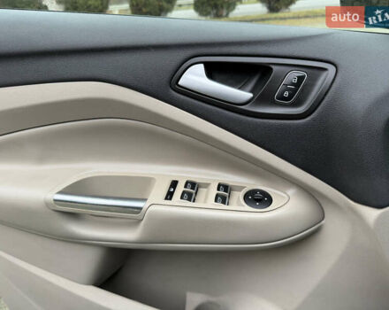 Черный Форд Эскейп, объемом двигателя 1.5 л и пробегом 214 тыс. км за 10000 $, фото 20 на Automoto.ua