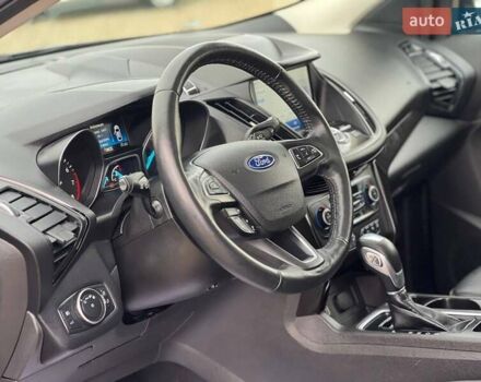 Черный Форд Эскейп, объемом двигателя 2 л и пробегом 137 тыс. км за 14999 $, фото 29 на Automoto.ua