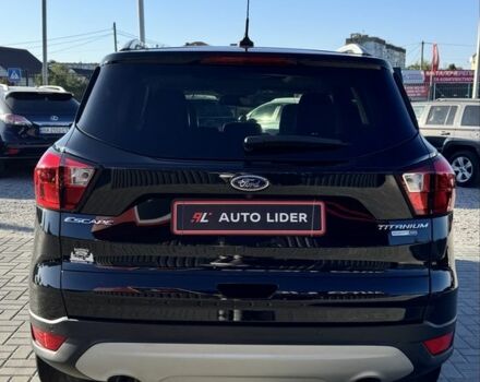 Черный Форд Эскейп, объемом двигателя 2 л и пробегом 48 тыс. км за 15700 $, фото 4 на Automoto.ua