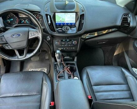 Черный Форд Эскейп, объемом двигателя 2 л и пробегом 126 тыс. км за 15000 $, фото 4 на Automoto.ua