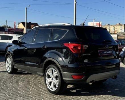 Черный Форд Эскейп, объемом двигателя 2 л и пробегом 48 тыс. км за 15700 $, фото 6 на Automoto.ua