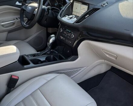 Черный Форд Эскейп, объемом двигателя 2 л и пробегом 48 тыс. км за 15700 $, фото 19 на Automoto.ua