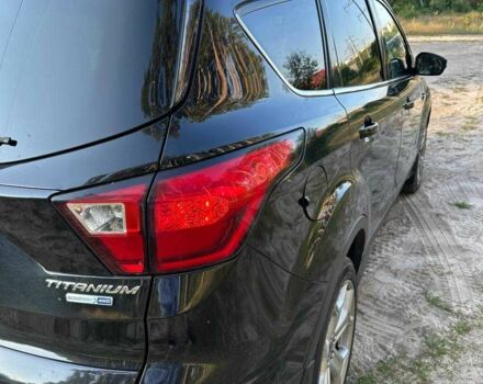 Черный Форд Эскейп, объемом двигателя 2 л и пробегом 126 тыс. км за 15000 $, фото 3 на Automoto.ua