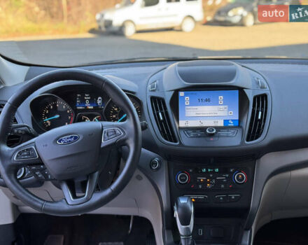 Чорний Форд Ескейп, об'ємом двигуна 1.5 л та пробігом 54 тис. км за 13799 $, фото 9 на Automoto.ua