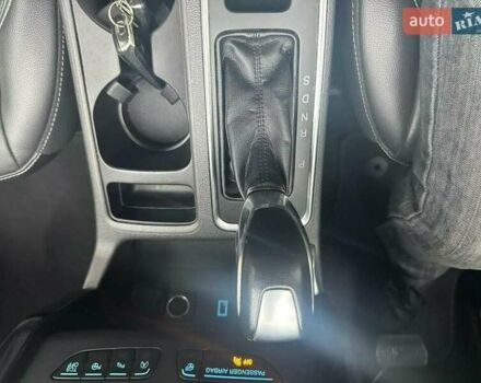 Черный Форд Эскейп, объемом двигателя 2 л и пробегом 100 тыс. км за 3000 $, фото 12 на Automoto.ua