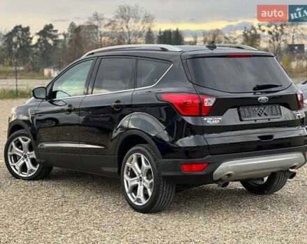 Черный Форд Эскейп, объемом двигателя 2 л и пробегом 137 тыс. км за 14999 $, фото 10 на Automoto.ua