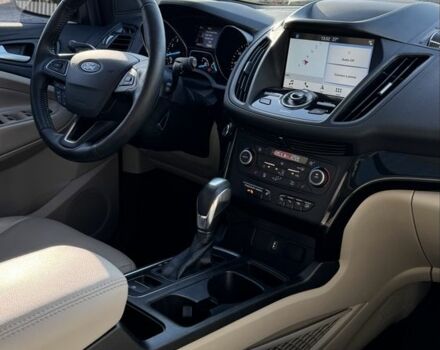 Черный Форд Эскейп, объемом двигателя 2 л и пробегом 48 тыс. км за 15700 $, фото 18 на Automoto.ua