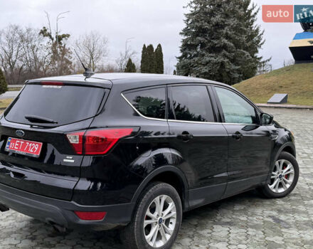 Черный Форд Эскейп, объемом двигателя 1.5 л и пробегом 214 тыс. км за 10000 $, фото 4 на Automoto.ua