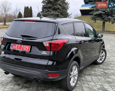 Черный Форд Эскейп, объемом двигателя 1.5 л и пробегом 214 тыс. км за 10000 $, фото 5 на Automoto.ua