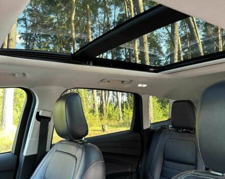 Черный Форд Эскейп, объемом двигателя 2 л и пробегом 126 тыс. км за 15000 $, фото 7 на Automoto.ua