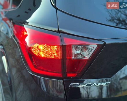 Чорний Форд Ескейп, об'ємом двигуна 1.5 л та пробігом 55 тис. км за 11700 $, фото 38 на Automoto.ua