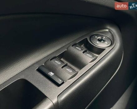 Черный Форд Эскейп, объемом двигателя 2.49 л и пробегом 61 тыс. км за 13490 $, фото 25 на Automoto.ua