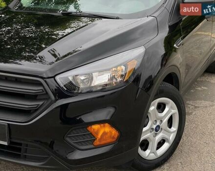 Черный Форд Эскейп, объемом двигателя 2.49 л и пробегом 61 тыс. км за 13490 $, фото 1 на Automoto.ua