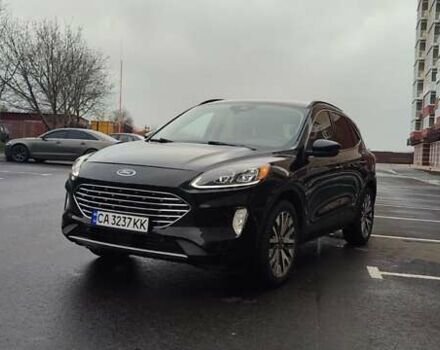 Черный Форд Эскейп, объемом двигателя 2 л и пробегом 130 тыс. км за 17200 $, фото 5 на Automoto.ua
