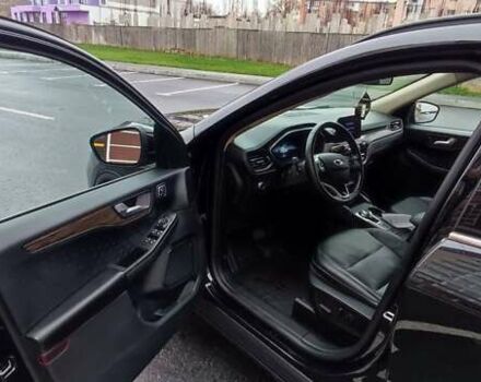 Черный Форд Эскейп, объемом двигателя 2 л и пробегом 130 тыс. км за 17200 $, фото 4 на Automoto.ua