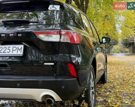 Черный Форд Эскейп, объемом двигателя 1.5 л и пробегом 67 тыс. км за 16200 $, фото 3 на Automoto.ua