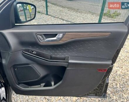 Черный Форд Эскейп, объемом двигателя 2 л и пробегом 75 тыс. км за 19700 $, фото 9 на Automoto.ua