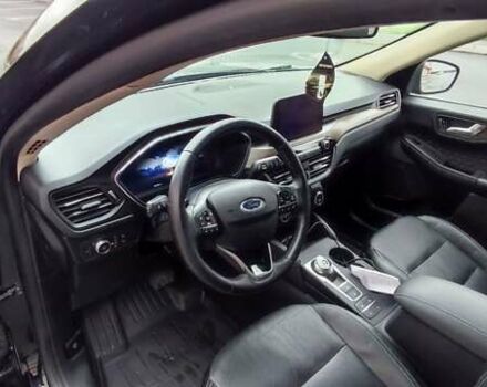 Черный Форд Эскейп, объемом двигателя 2 л и пробегом 130 тыс. км за 17200 $, фото 1 на Automoto.ua