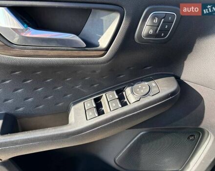 Черный Форд Эскейп, объемом двигателя 2 л и пробегом 88 тыс. км за 18700 $, фото 24 на Automoto.ua