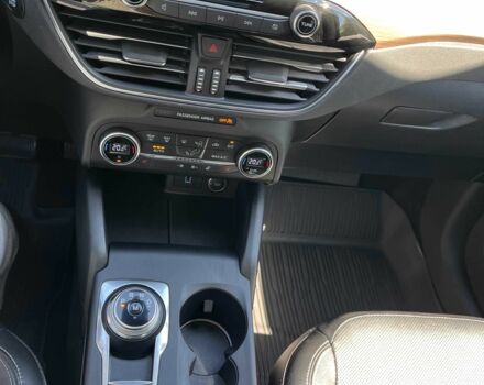 Черный Форд Эскейп, объемом двигателя 2 л и пробегом 50 тыс. км за 17950 $, фото 21 на Automoto.ua
