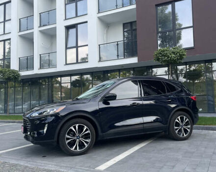 Черный Форд Эскейп, объемом двигателя 2 л и пробегом 74 тыс. км за 21500 $, фото 1 на Automoto.ua