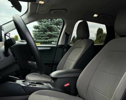 Чорний Форд Ескейп, об'ємом двигуна 1.5 л та пробігом 46 тис. км за 16300 $, фото 8 на Automoto.ua