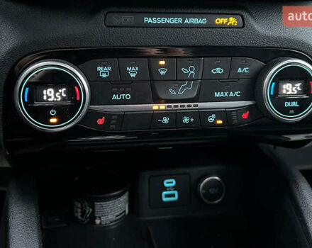 Чорний Форд Ескейп, об'ємом двигуна 2 л та пробігом 134 тис. км за 18900 $, фото 17 на Automoto.ua