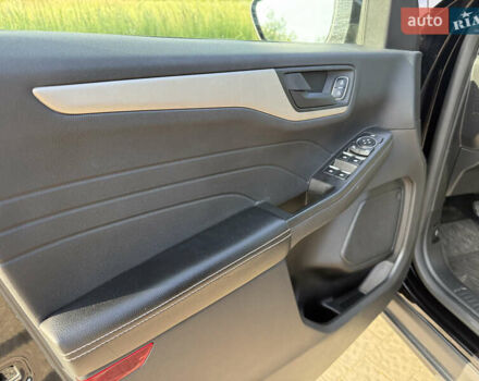 Черный Форд Эскейп, объемом двигателя 1.5 л и пробегом 42 тыс. км за 16500 $, фото 5 на Automoto.ua