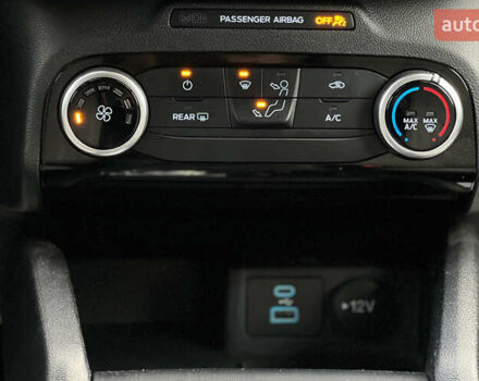 Чорний Форд Ескейп, об'ємом двигуна 1.5 л та пробігом 46 тис. км за 16300 $, фото 13 на Automoto.ua