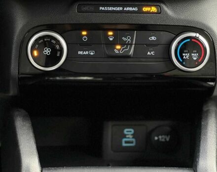 Чорний Форд Ескейп, об'ємом двигуна 1.5 л та пробігом 46 тис. км за 16300 $, фото 13 на Automoto.ua