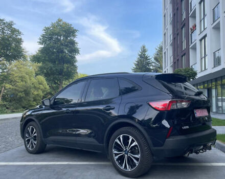 Черный Форд Эскейп, объемом двигателя 2 л и пробегом 74 тыс. км за 21500 $, фото 2 на Automoto.ua