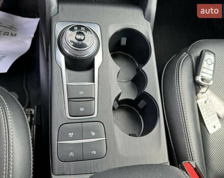 Черный Форд Эскейп, объемом двигателя 2 л и пробегом 119 тыс. км за 15900 $, фото 12 на Automoto.ua