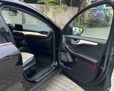 Черный Форд Эскейп, объемом двигателя 0 л и пробегом 60 тыс. км за 23300 $, фото 1 на Automoto.ua