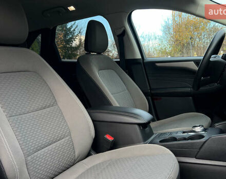 Чорний Форд Ескейп, об'ємом двигуна 1.5 л та пробігом 46 тис. км за 16300 $, фото 17 на Automoto.ua