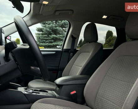 Чорний Форд Ескейп, об'ємом двигуна 1.5 л та пробігом 46 тис. км за 16300 $, фото 8 на Automoto.ua