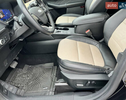 Черный Форд Эскейп, объемом двигателя 2 л и пробегом 41 тыс. км за 20800 $, фото 44 на Automoto.ua