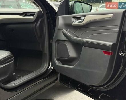 Черный Форд Эскейп, объемом двигателя 0 л и пробегом 52 тыс. км за 17900 $, фото 49 на Automoto.ua