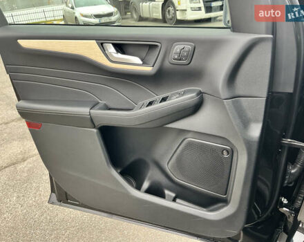 Черный Форд Эскейп, объемом двигателя 2 л и пробегом 41 тыс. км за 20800 $, фото 41 на Automoto.ua